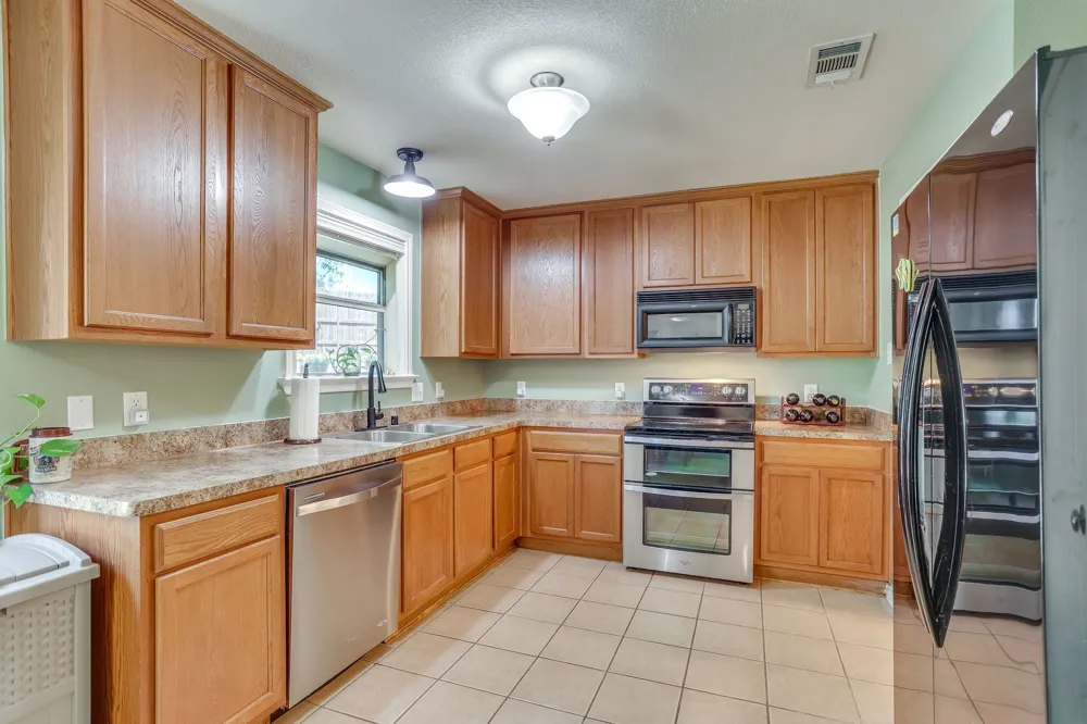 613 Cessna Court Saginaw, TX 76179