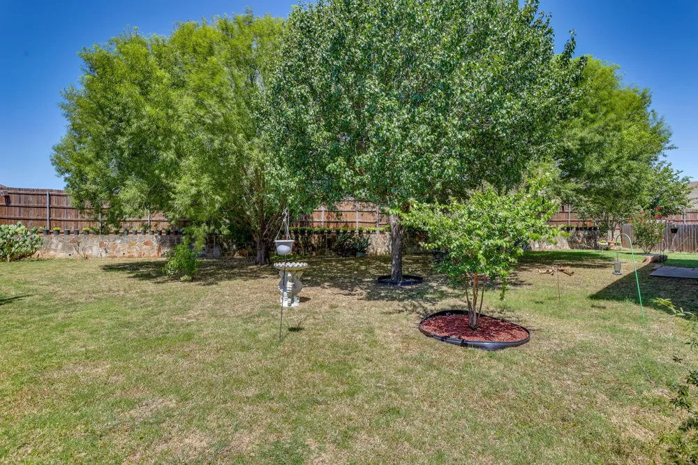 613 Cessna Court Saginaw, TX 76179