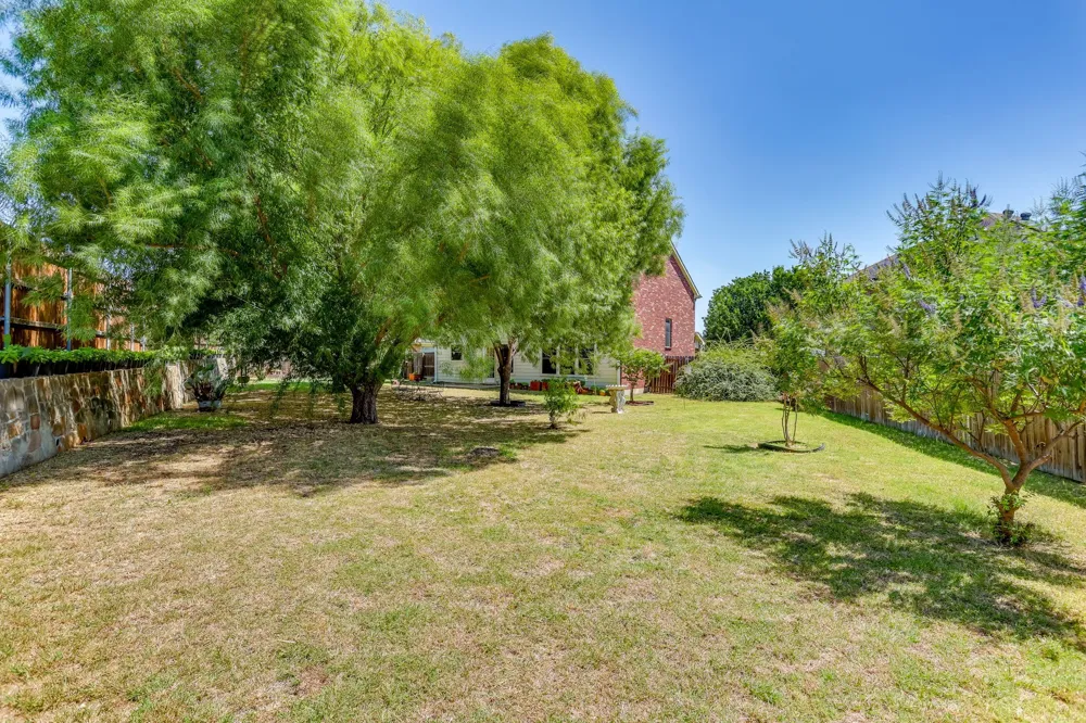 613 Cessna Court Saginaw, TX 76179