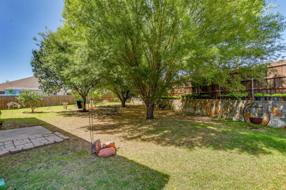613 Cessna Court Saginaw, TX 76179