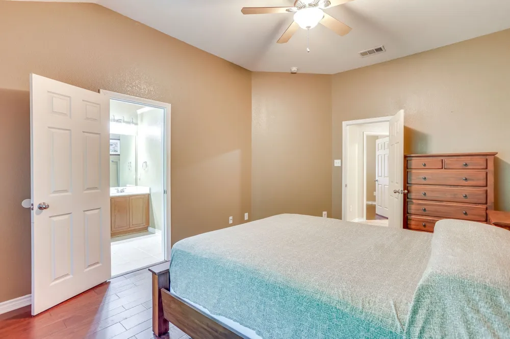 613 Cessna Court Saginaw, TX 76179