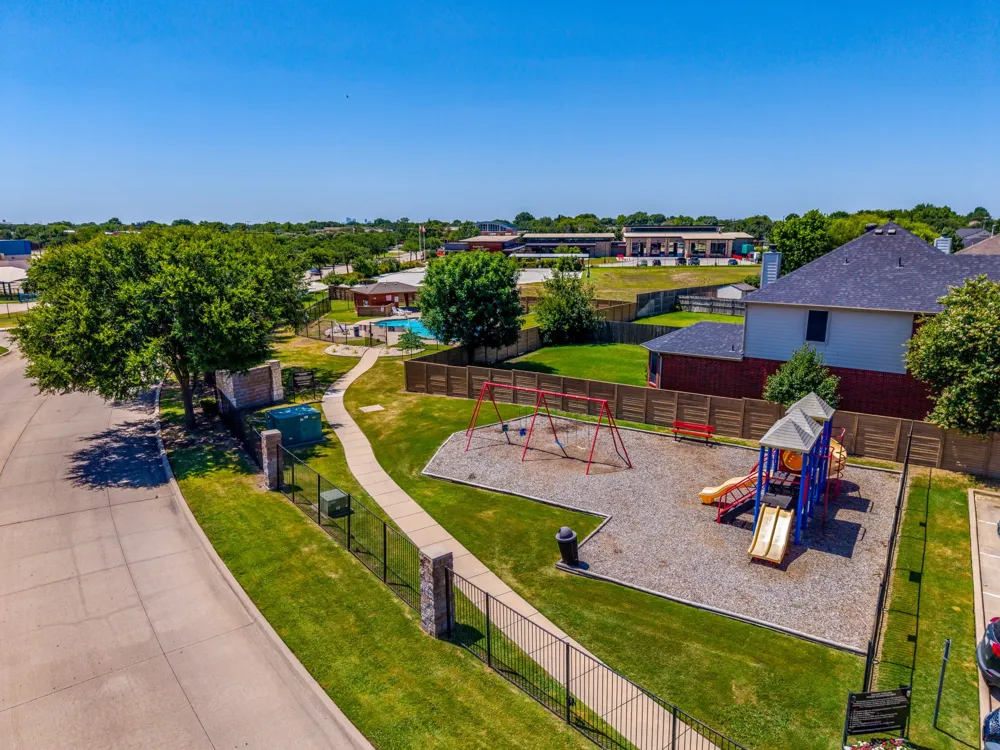 613 Cessna Court Saginaw, TX 76179