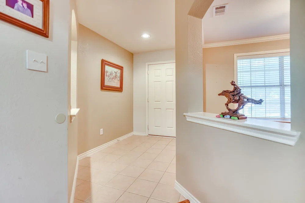 613 Cessna Court Saginaw, TX 76179