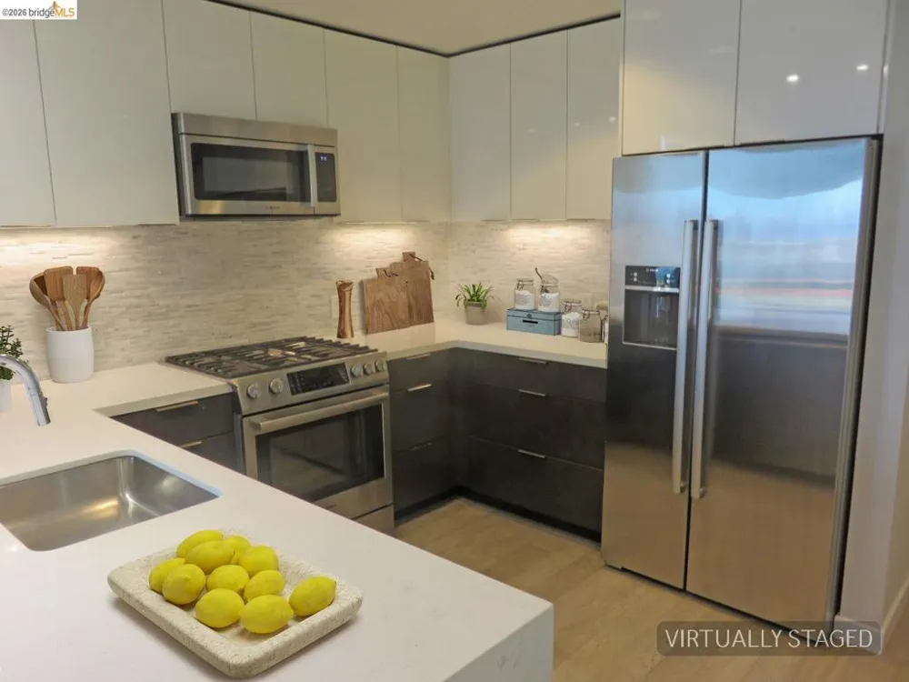 10 Innes Ct #307 San Francisco, CA 94124
