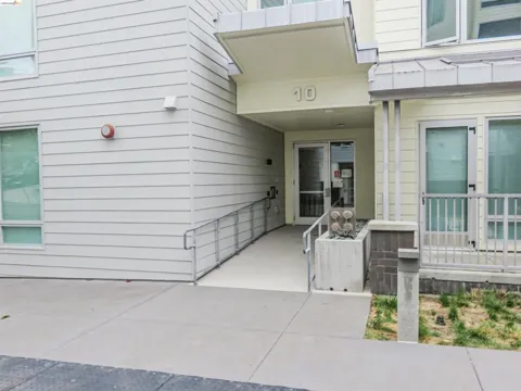 10 Innes Ct #307