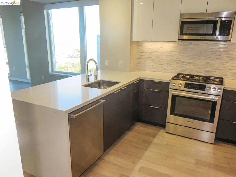 10 Innes Ct #307 San Francisco, CA 94124