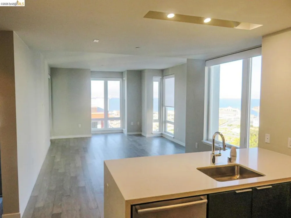 10 Innes Ct #307 San Francisco, CA 94124