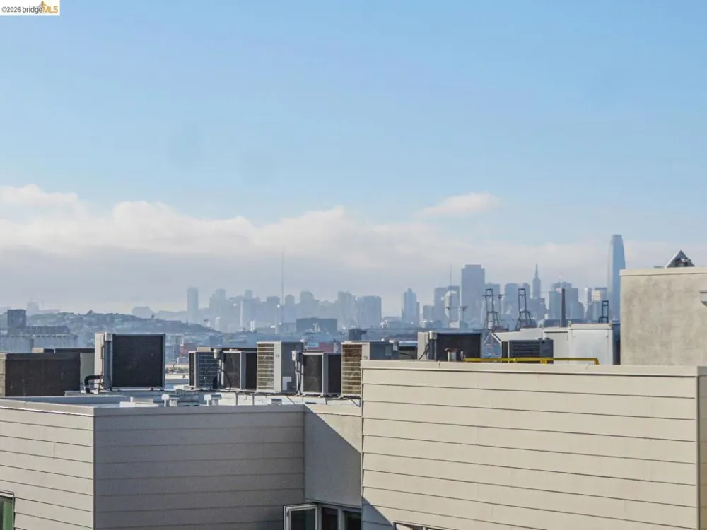 10 Innes Ct #307 San Francisco, CA 94124
