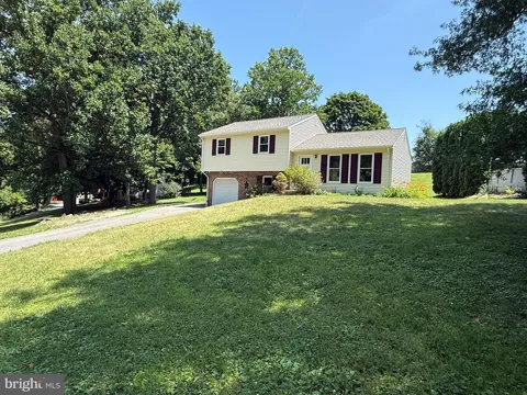 15 DEN MAR DRIVE