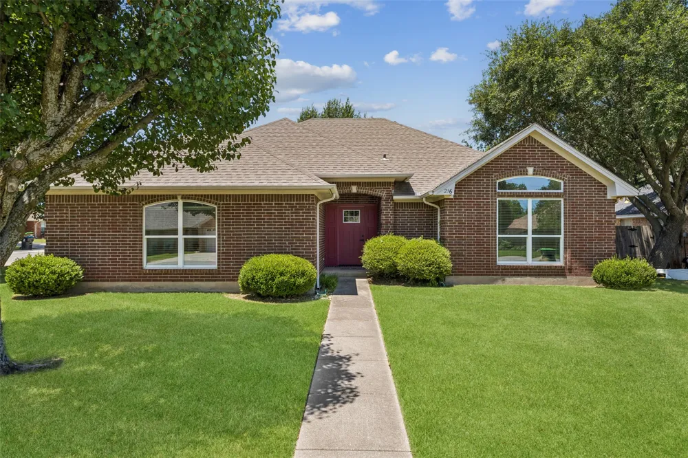 216 Point Circle Pilot Point, TX 76258