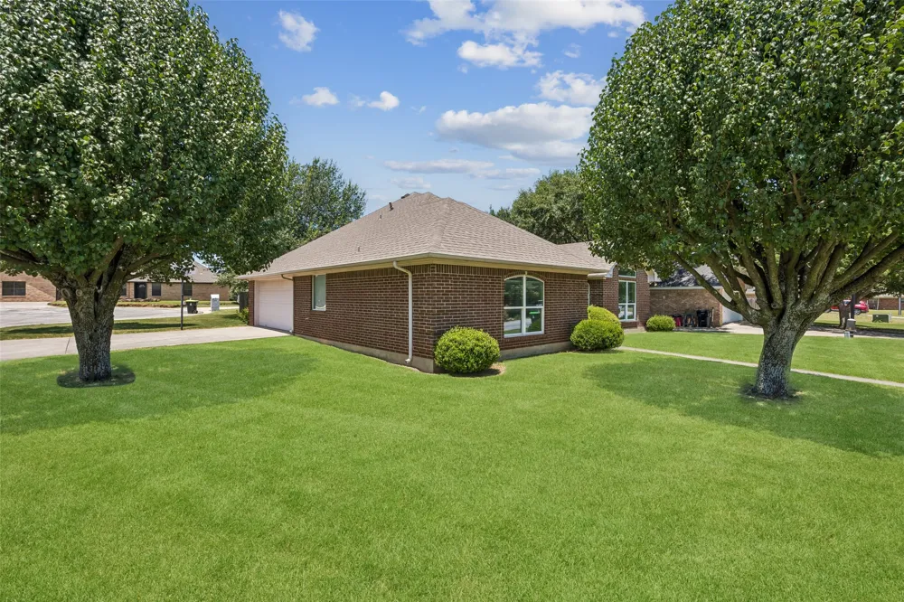 216 Point Circle Pilot Point, TX 76258