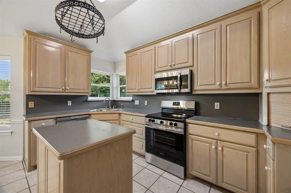 216 Point Circle Pilot Point, TX 76258
