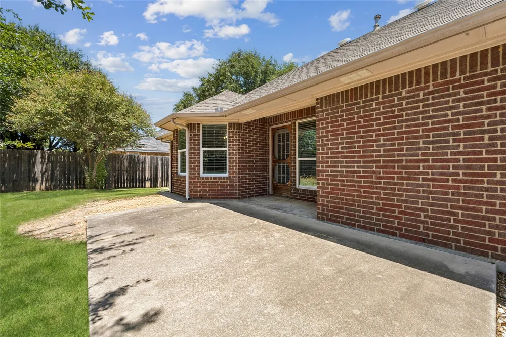 216 Point Circle Pilot Point, TX 76258