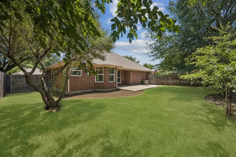 216 Point Circle Pilot Point, TX 76258