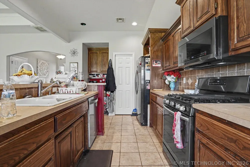 27756 E 112th Street S Coweta, OK 74429