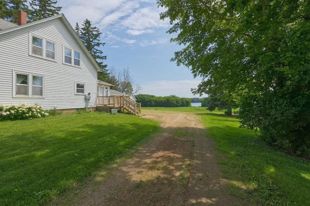 8412 Ingram Avenue SW Howard Lake, MN 55349
