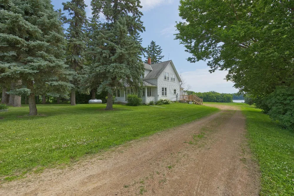8412 Ingram Avenue SW Howard Lake, MN 55349