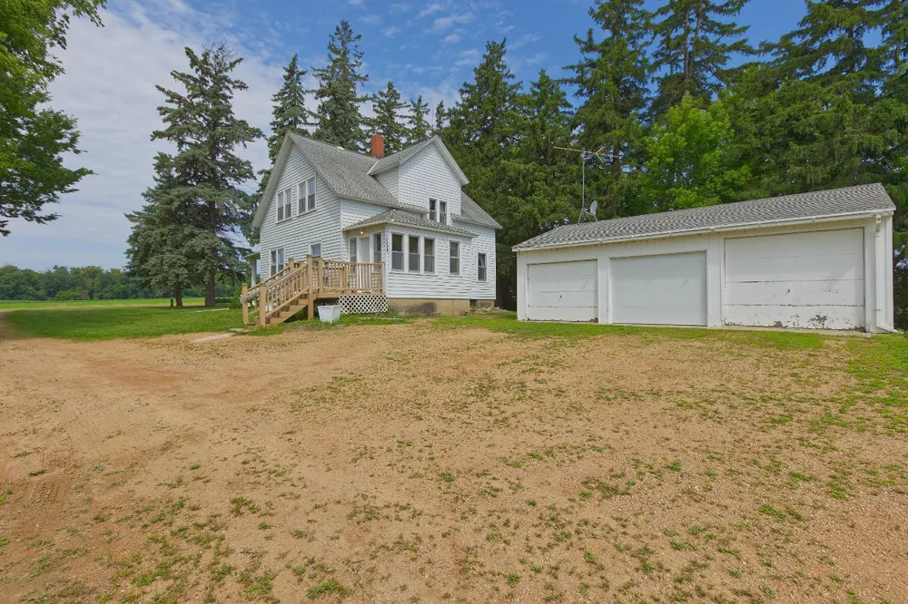 8412 Ingram Avenue SW Howard Lake, MN 55349