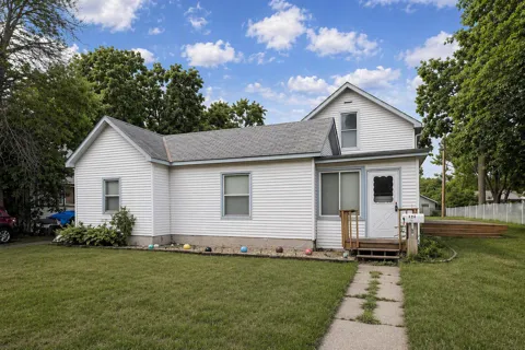 626 6th Street W