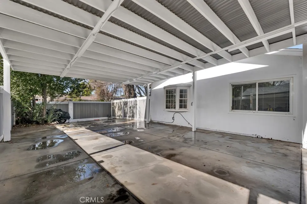 22736 Schoolcraft West Hills, CA 91307
