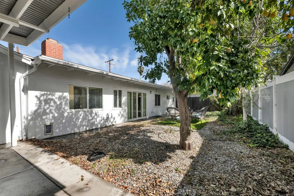 22736 Schoolcraft West Hills, CA 91307