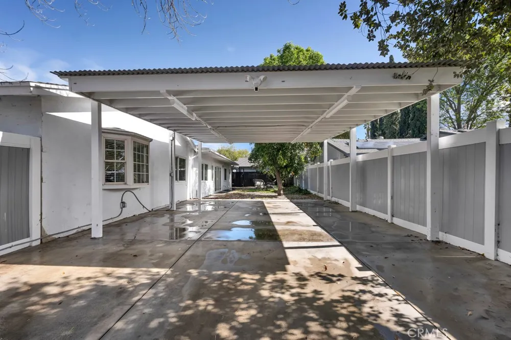 22736 Schoolcraft West Hills, CA 91307