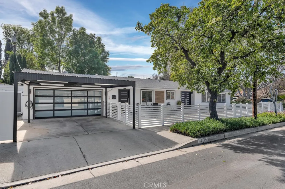 22736 Schoolcraft West Hills, CA 91307