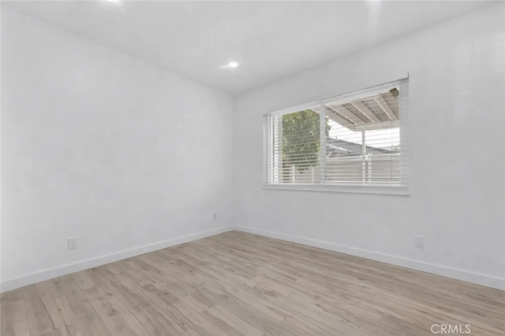 22736 Schoolcraft West Hills, CA 91307