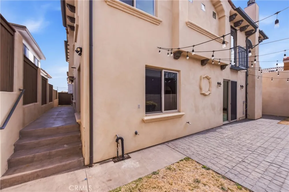 1918 Harriman Lane Redondo Beach, CA 90278