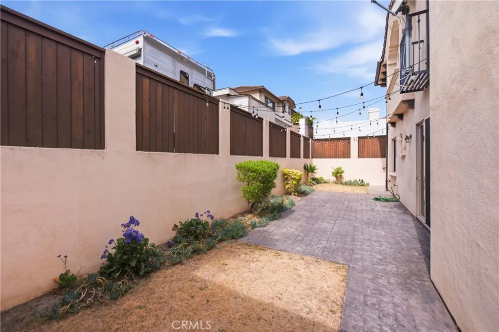 1918 Harriman Lane Redondo Beach, CA 90278