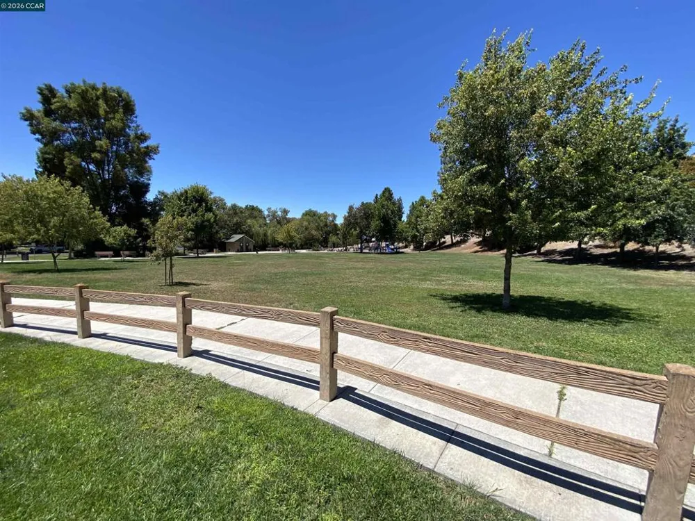 209 Hidden Creek Ct Martinez, CA 94553