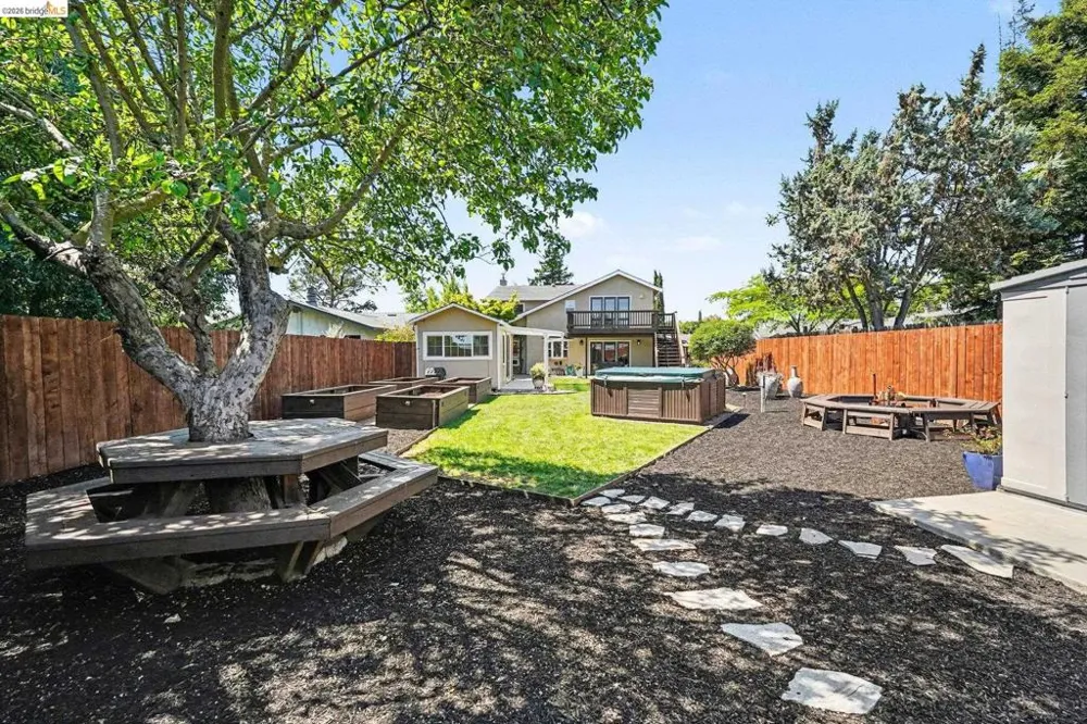 2092 Casa Grande St Benicia, CA 94510