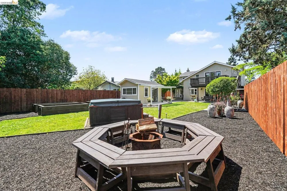 2092 Casa Grande St Benicia, CA 94510