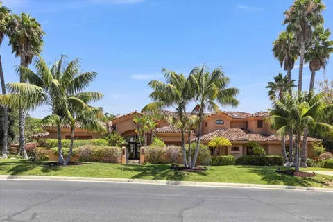 6102 Avenida Alteras
