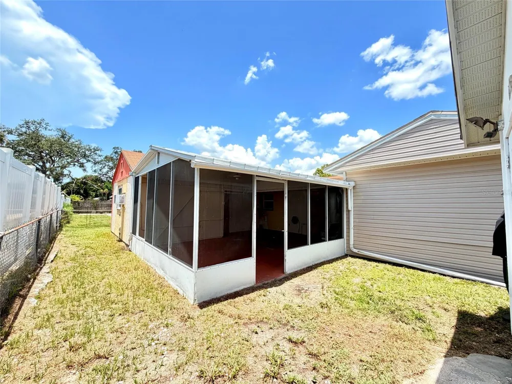 3306 W BURKE STREET Tampa, FL 33614