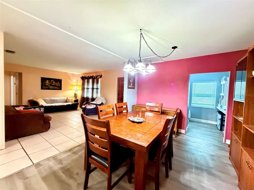 3306 W BURKE STREET Tampa, FL 33614