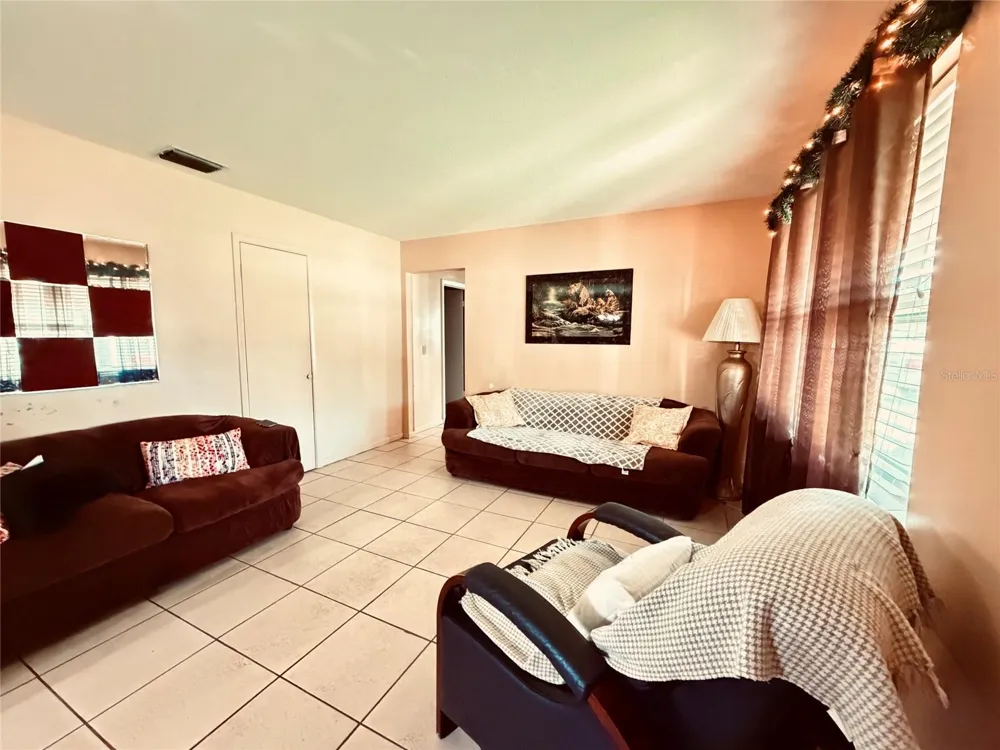 3306 W BURKE STREET Tampa, FL 33614