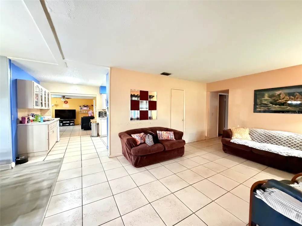 3306 W BURKE STREET Tampa, FL 33614