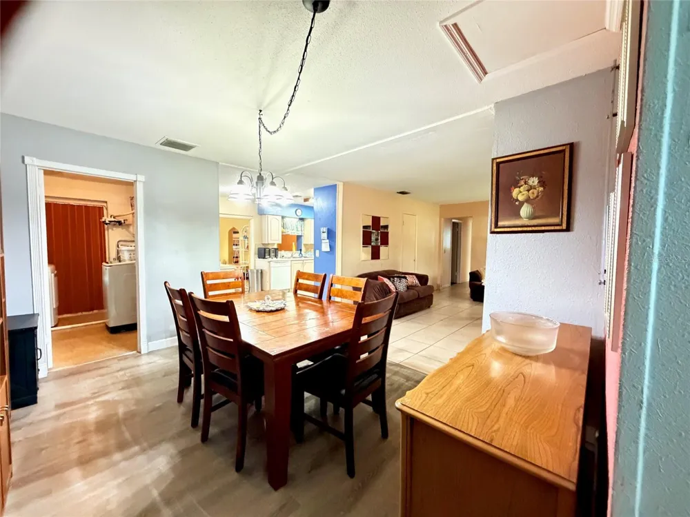 3306 W BURKE STREET Tampa, FL 33614