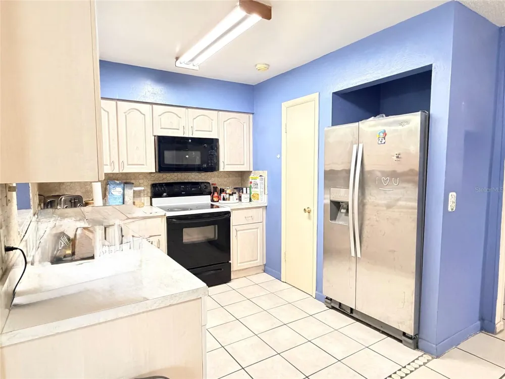 3306 W BURKE STREET Tampa, FL 33614