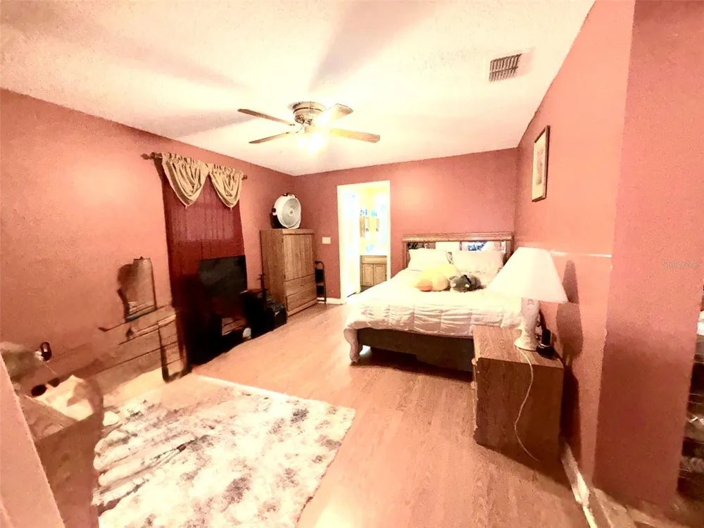 3306 W BURKE STREET Tampa, FL 33614
