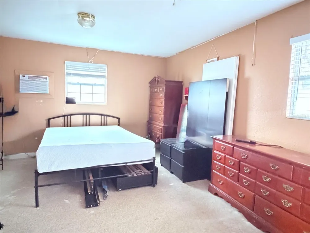 3306 W BURKE STREET Tampa, FL 33614