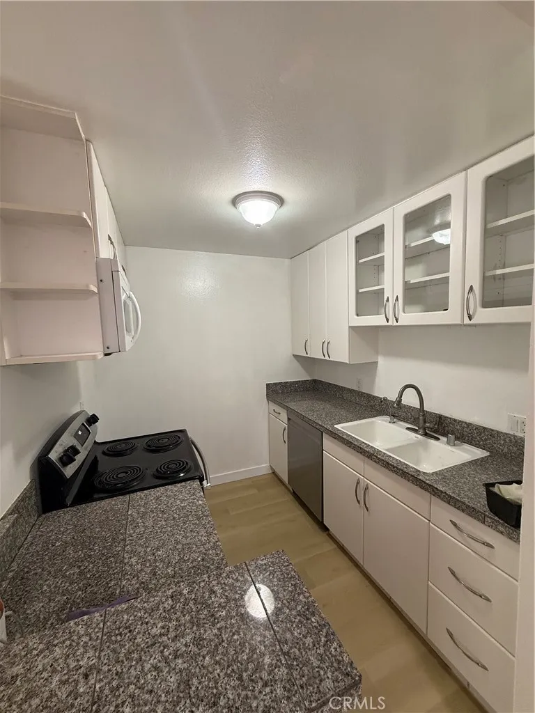 3605 W Hidden Lane #218 Rolling Hills Estates, CA 90274