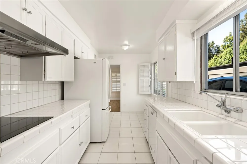 681 S Orange Grove Boulevard #3 Pasadena, CA 91105