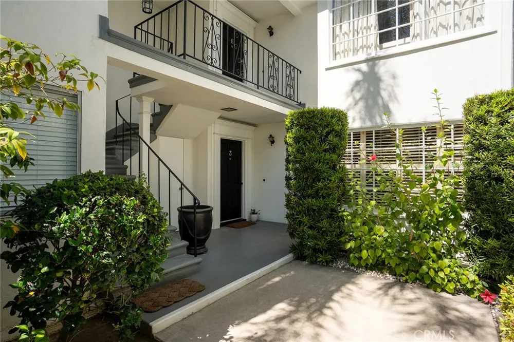 681 S Orange Grove Boulevard #3 Pasadena, CA 91105