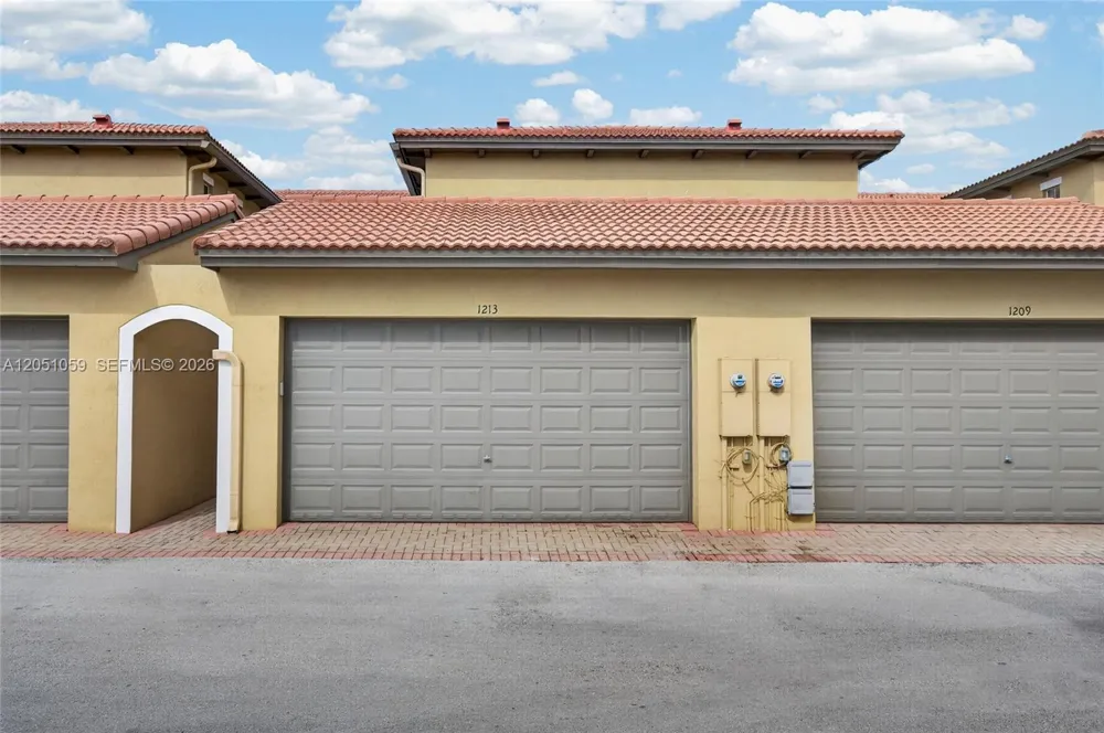 1213 SW 147th Ave Pembroke Pines, FL 33027