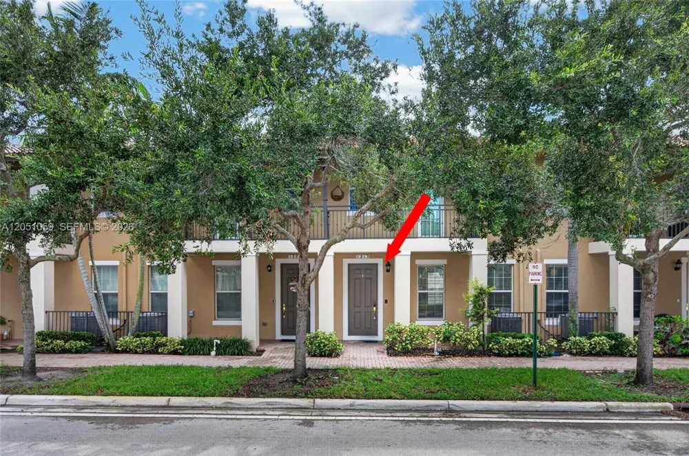 1213 SW 147th Ave Pembroke Pines, FL 33027