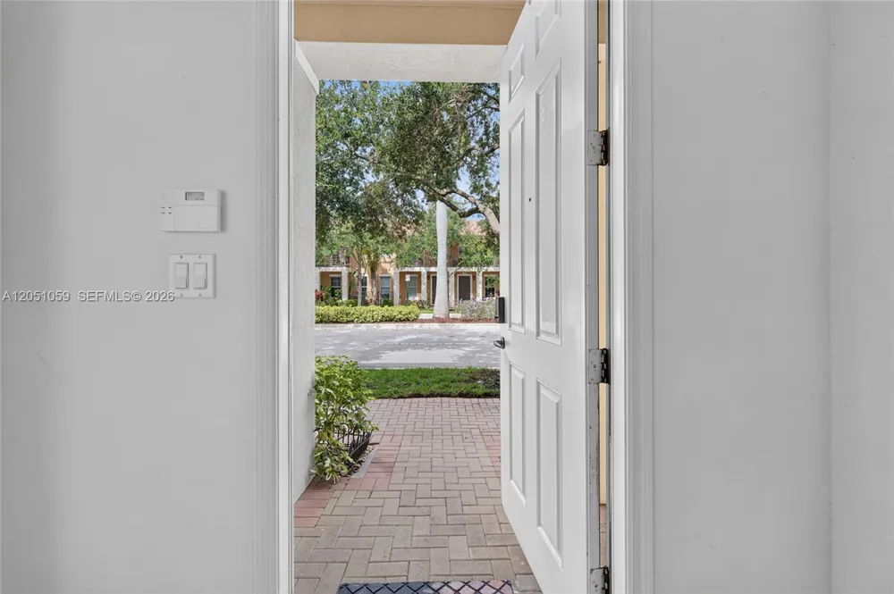 1213 SW 147th Ave Pembroke Pines, FL 33027