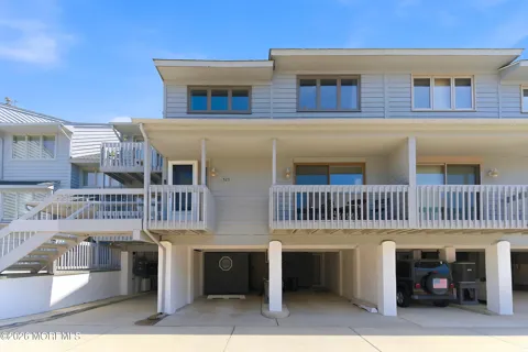 525 SW Central Avenue #A13
