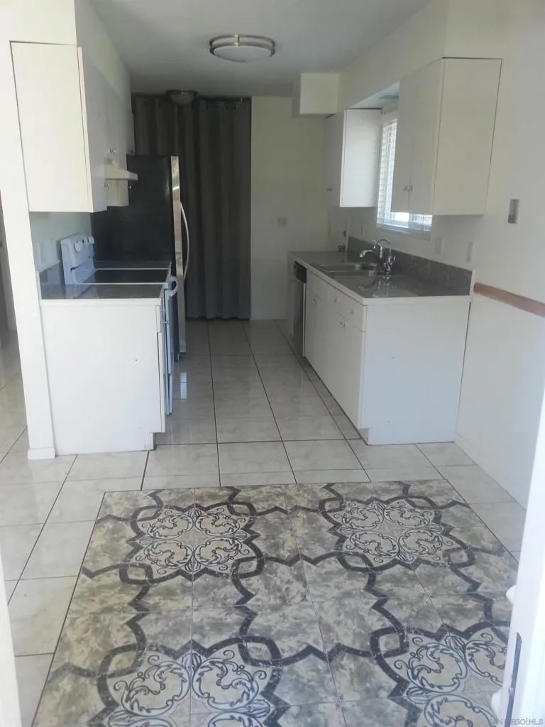 10328 Great Rock Santee, CA 92071